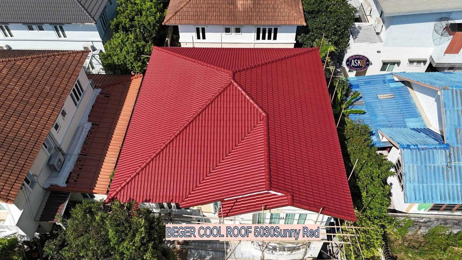 รีวิวผลงานพ่นสีหลังคากันร้อน BegerCool Roof 5030 บ้านพักอาศัย บางกรวย00002